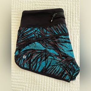Lululemon Speed Up Low Rise Lined Short lined 2.5”